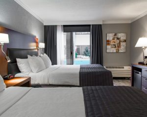 pool access 2 lits queen