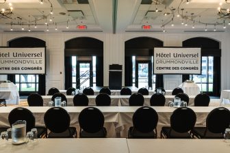 400 personnes maximale