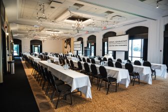 400 personnes maximale